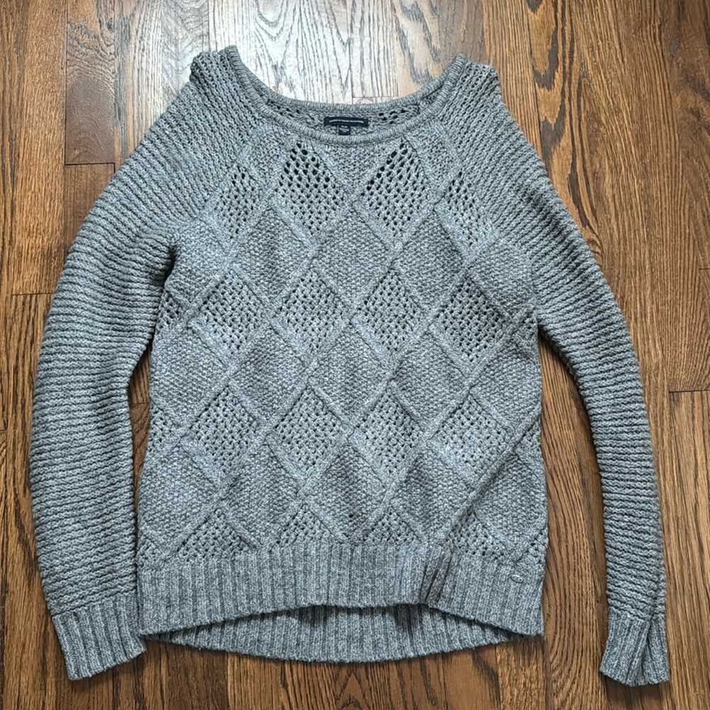 Women's American Eagle sweater- Medium